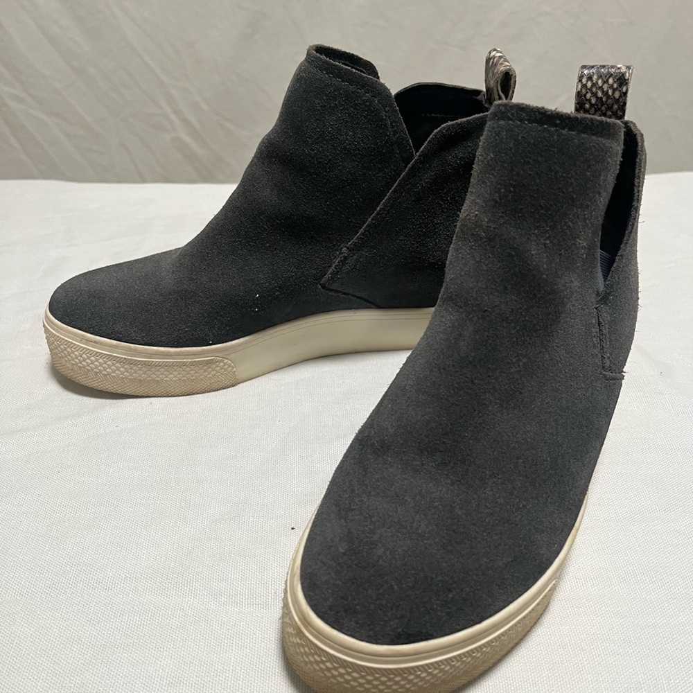 Dolce Vita grey platform sneakers with grey snakeskin